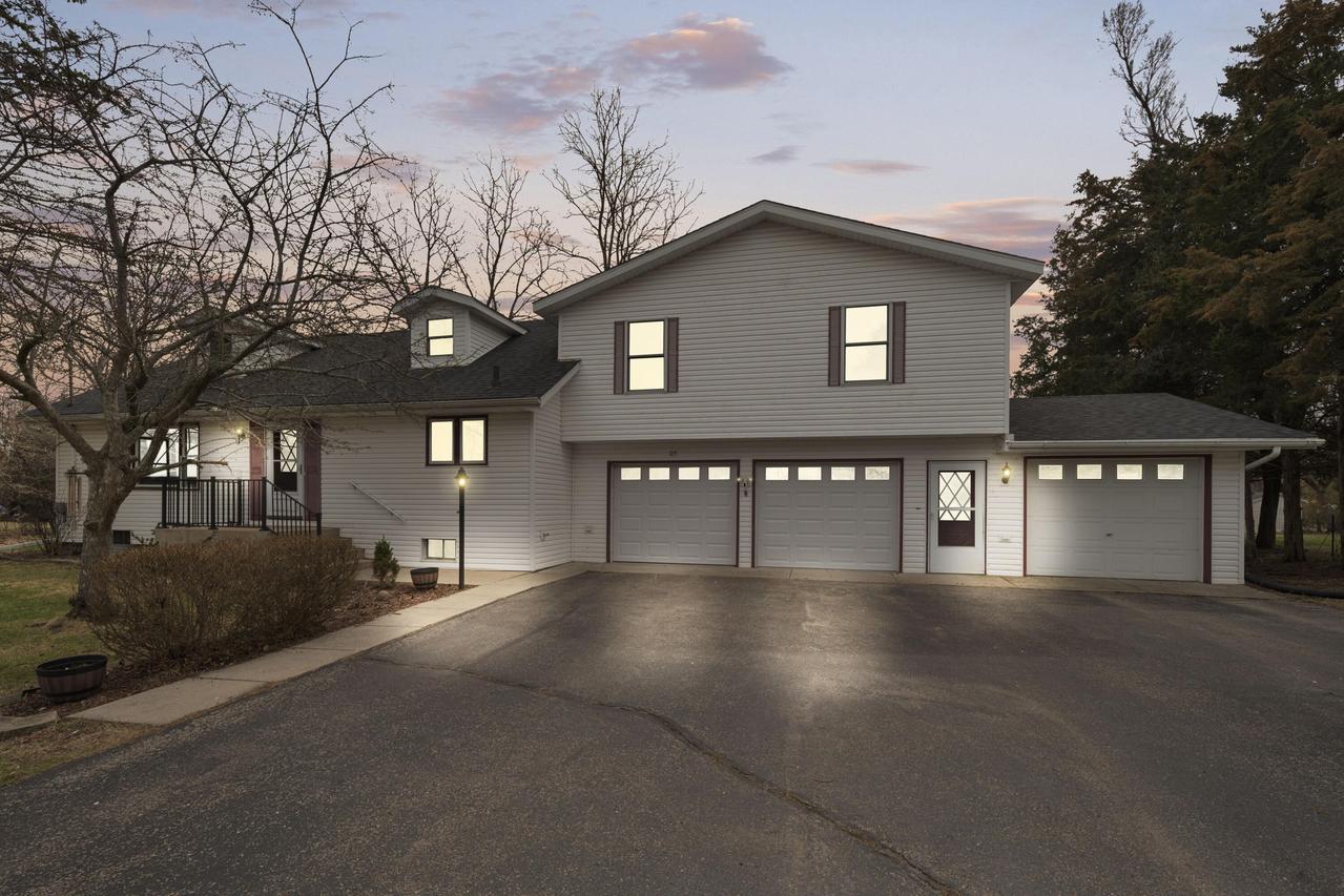 115 Glenwood Dr, Delavan, WI 53191