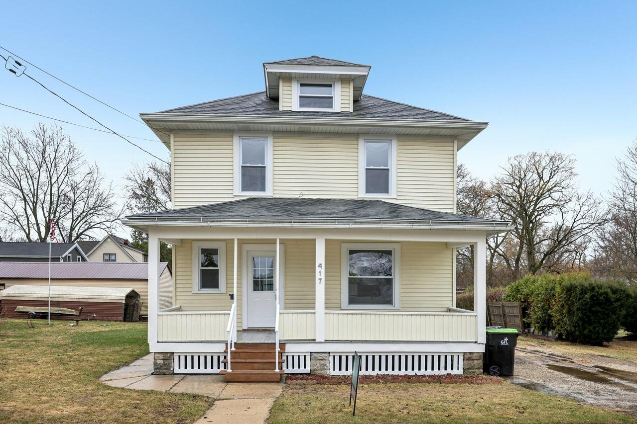 417 Breckenridge St, Mayville, WI 53050