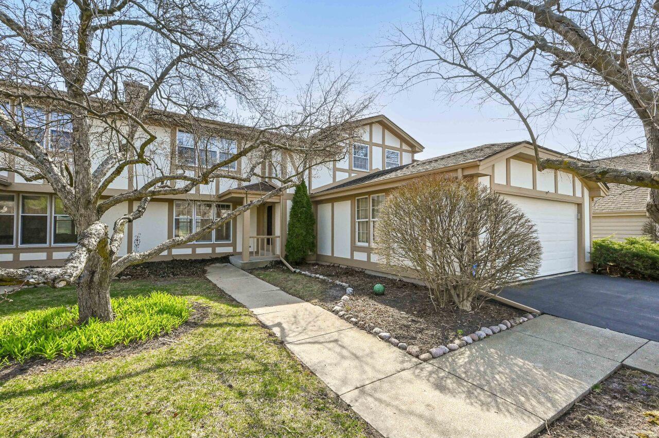 10734 N Magnolia Dr, Mequon, WI 53092