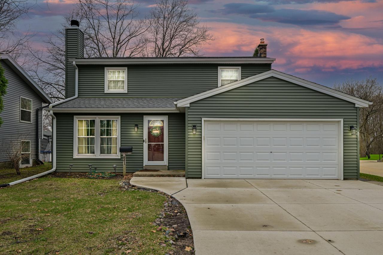 841 S 105th St, West Allis, WI 53214