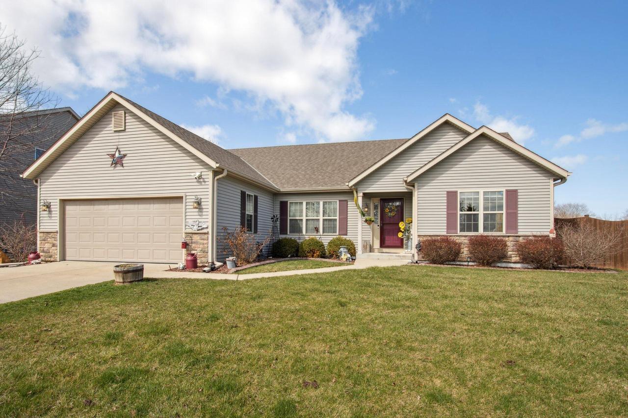 1836 Parkland Ct, Caledonia, WI 53402