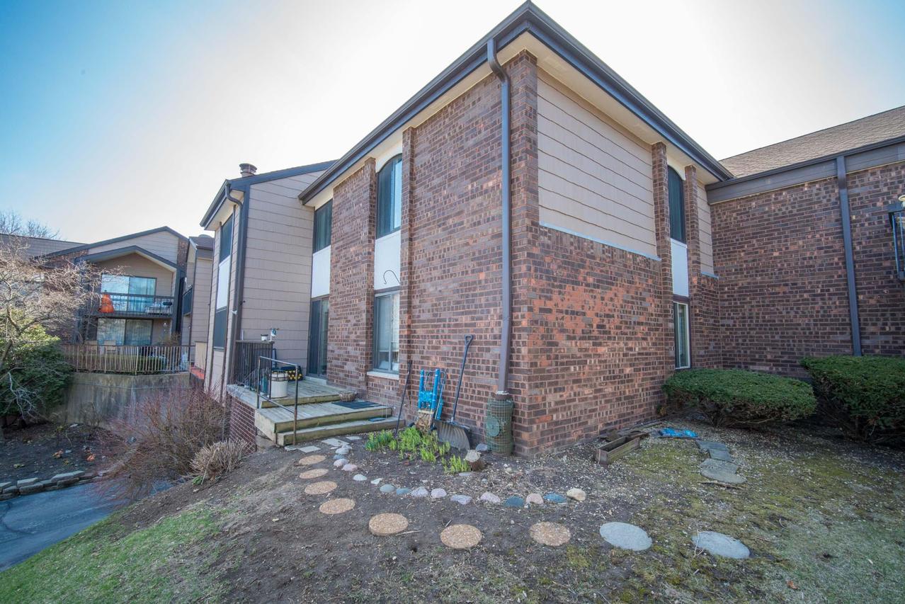 8629 N Servite Dr #109, Milwaukee, WI 53223