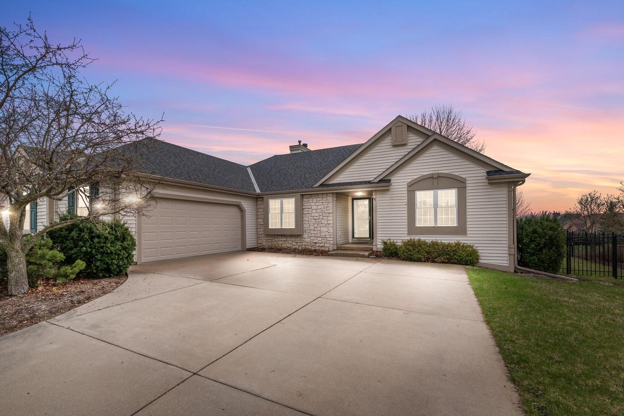 N66W13723 Crestwood Dr, Menomonee Falls, WI 53051