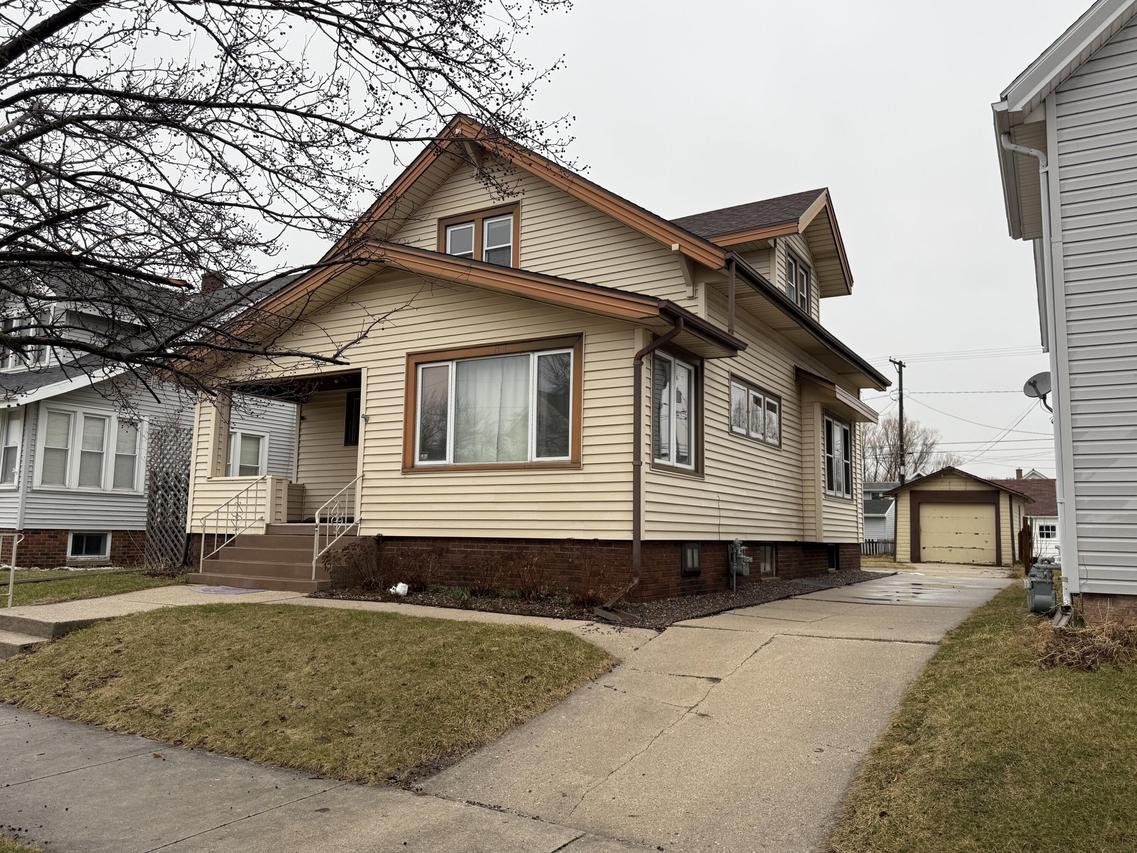 1624 Saemann Ave, Sheboygan, WI 53081