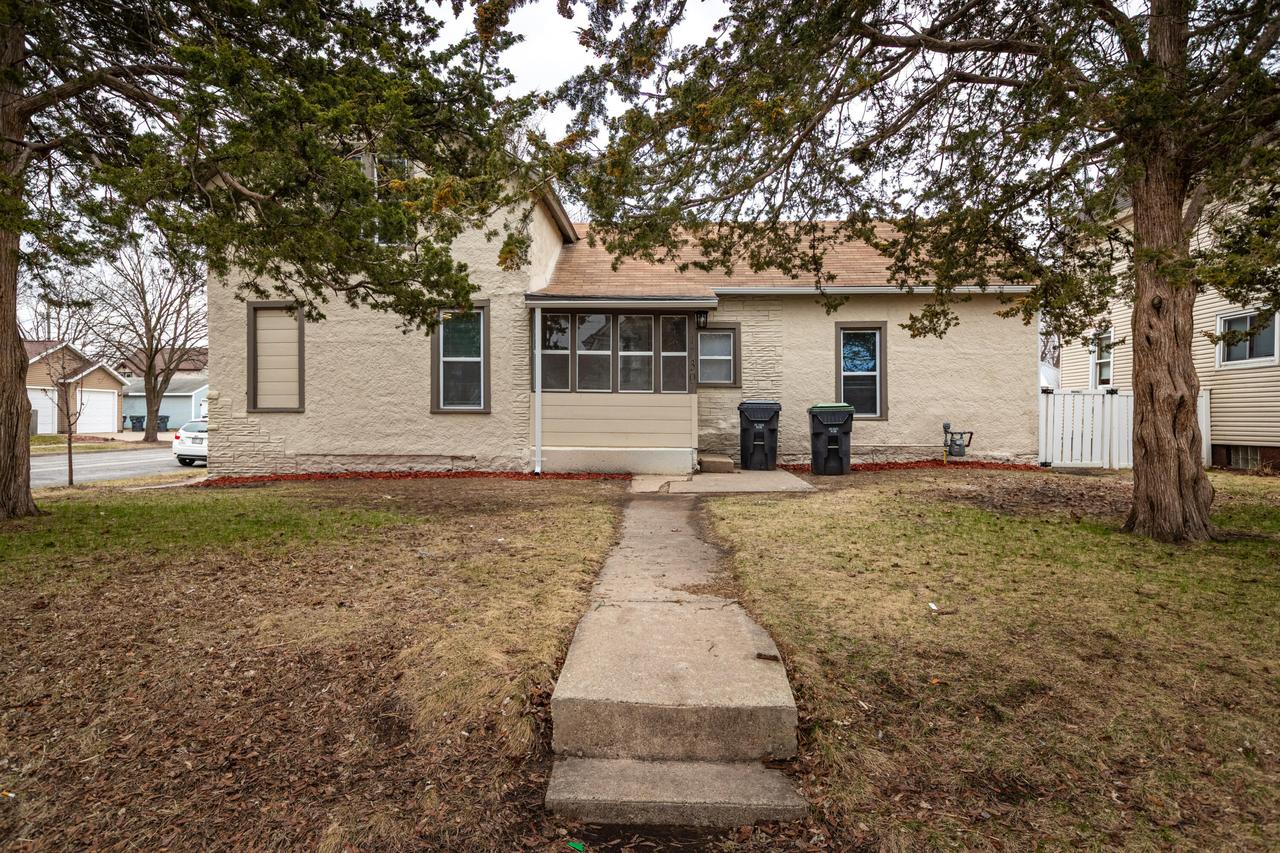 1730 Charles St, La Crosse, WI 54603