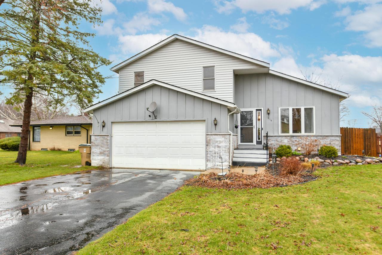 1016 95th St, Pleasant Prairie, WI 53158