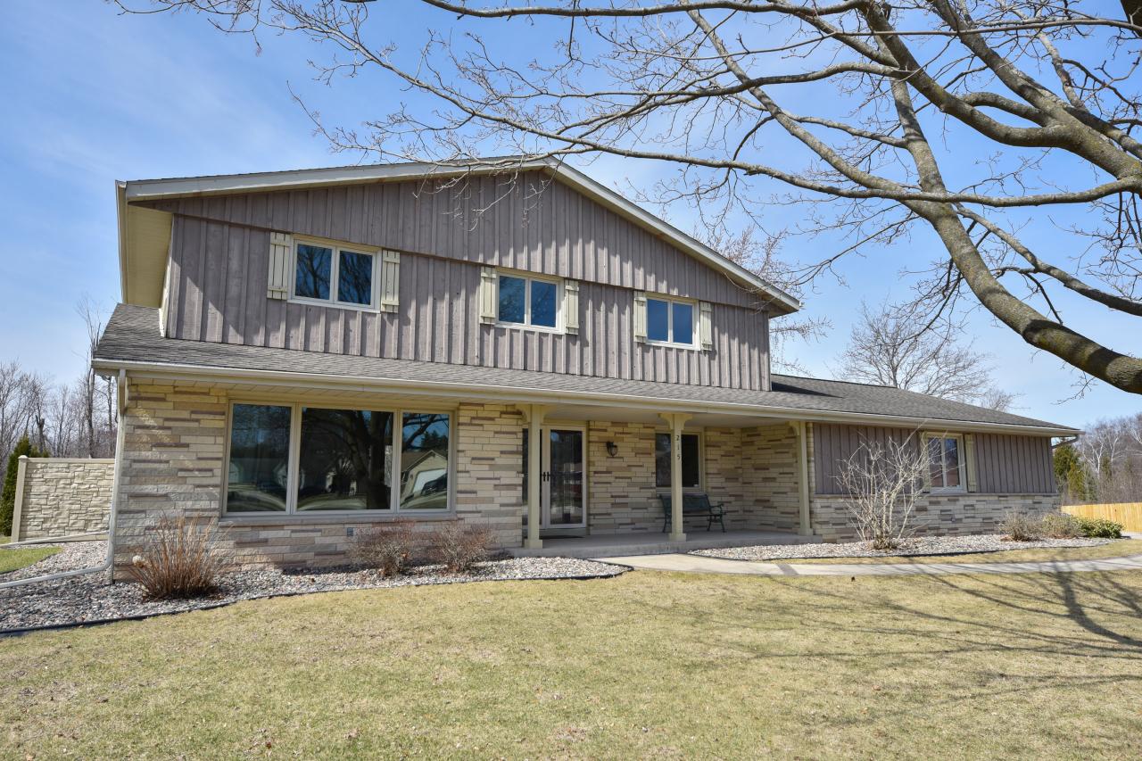 215 Michael St, Belgium, WI 53004