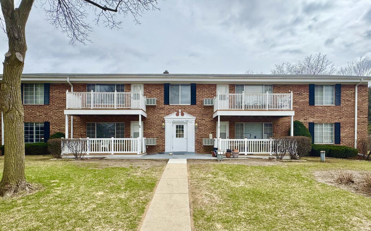 141 Linden Ln #4, Thiensville, WI 53092