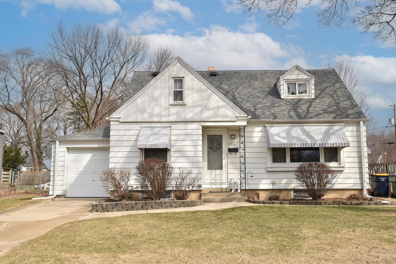 7400 W Cleveland Ave, West Allis, WI 53219