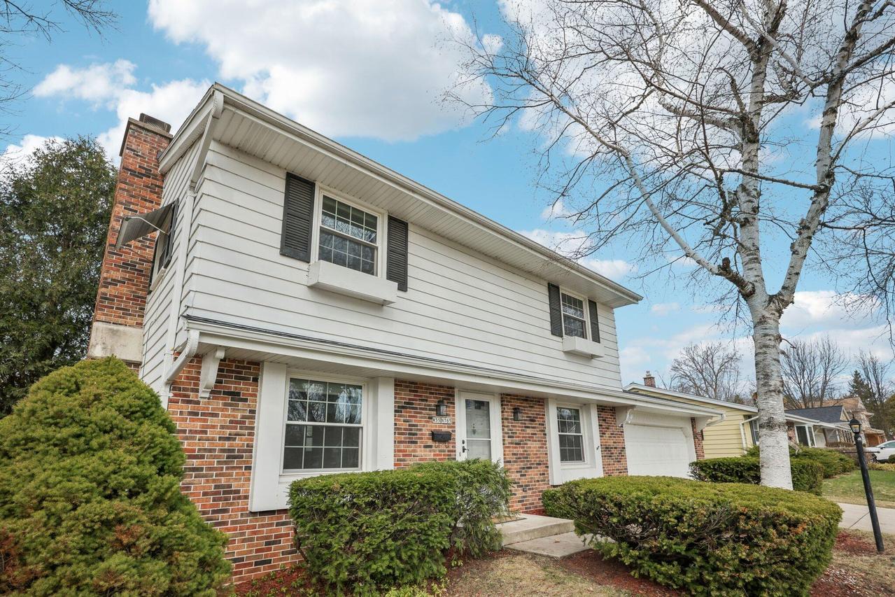 W55N765 Cedar Ridge, Cedarburg, WI 53012