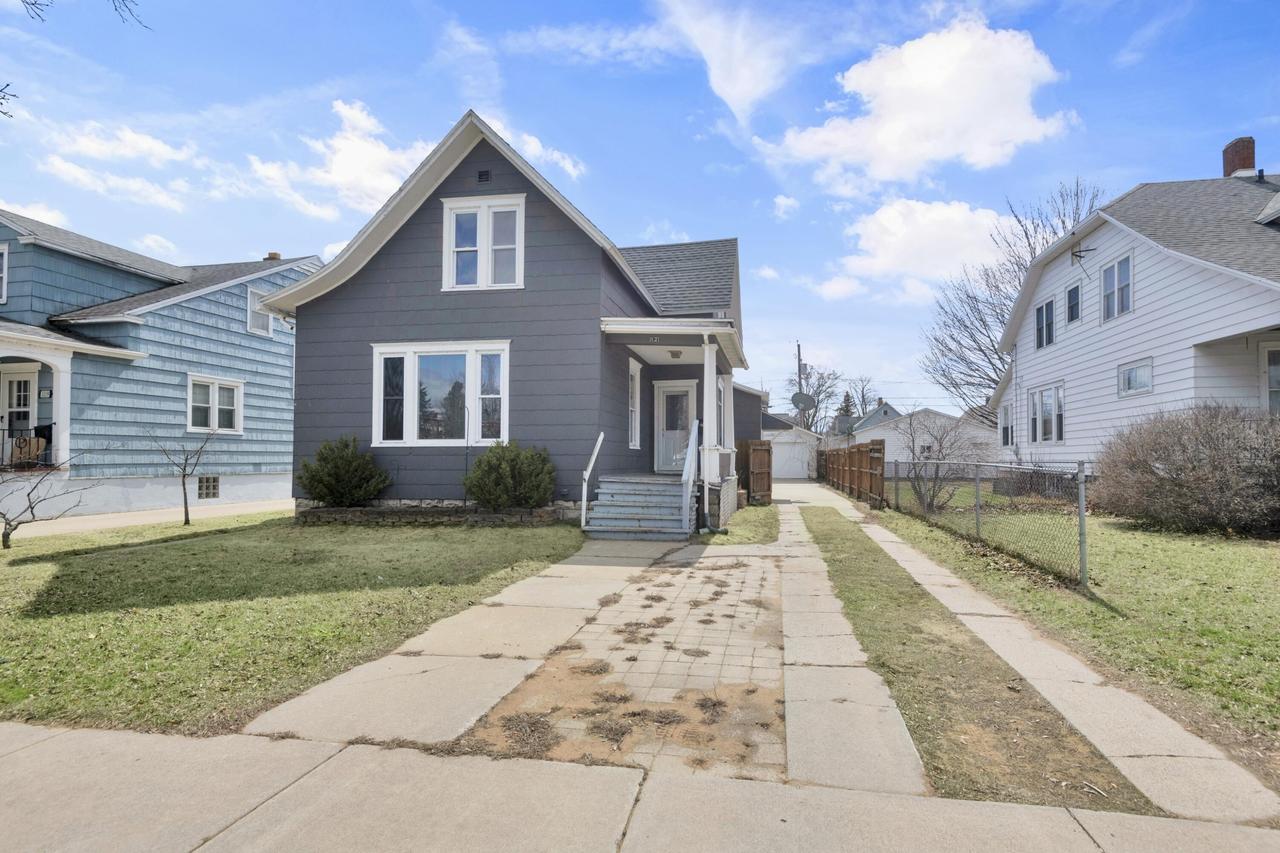 1121 Carney Blvd, Marinette, WI 54143
