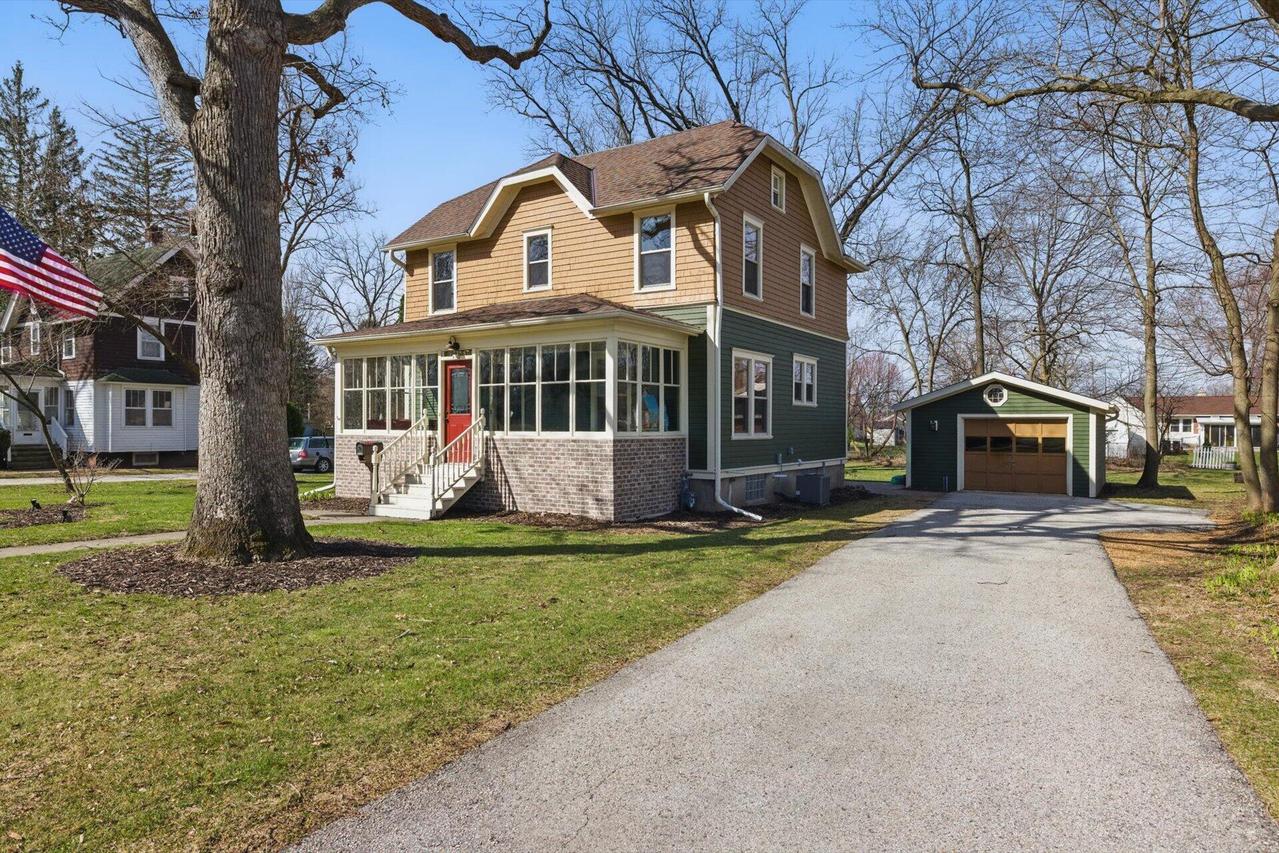630 State St, Oconomowoc, WI 53066
