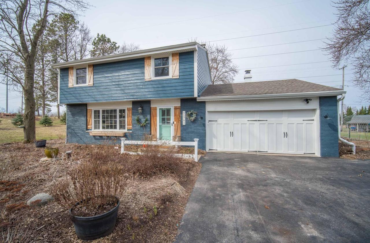 11761 N Ridgeway Ave, Mequon, WI 53097