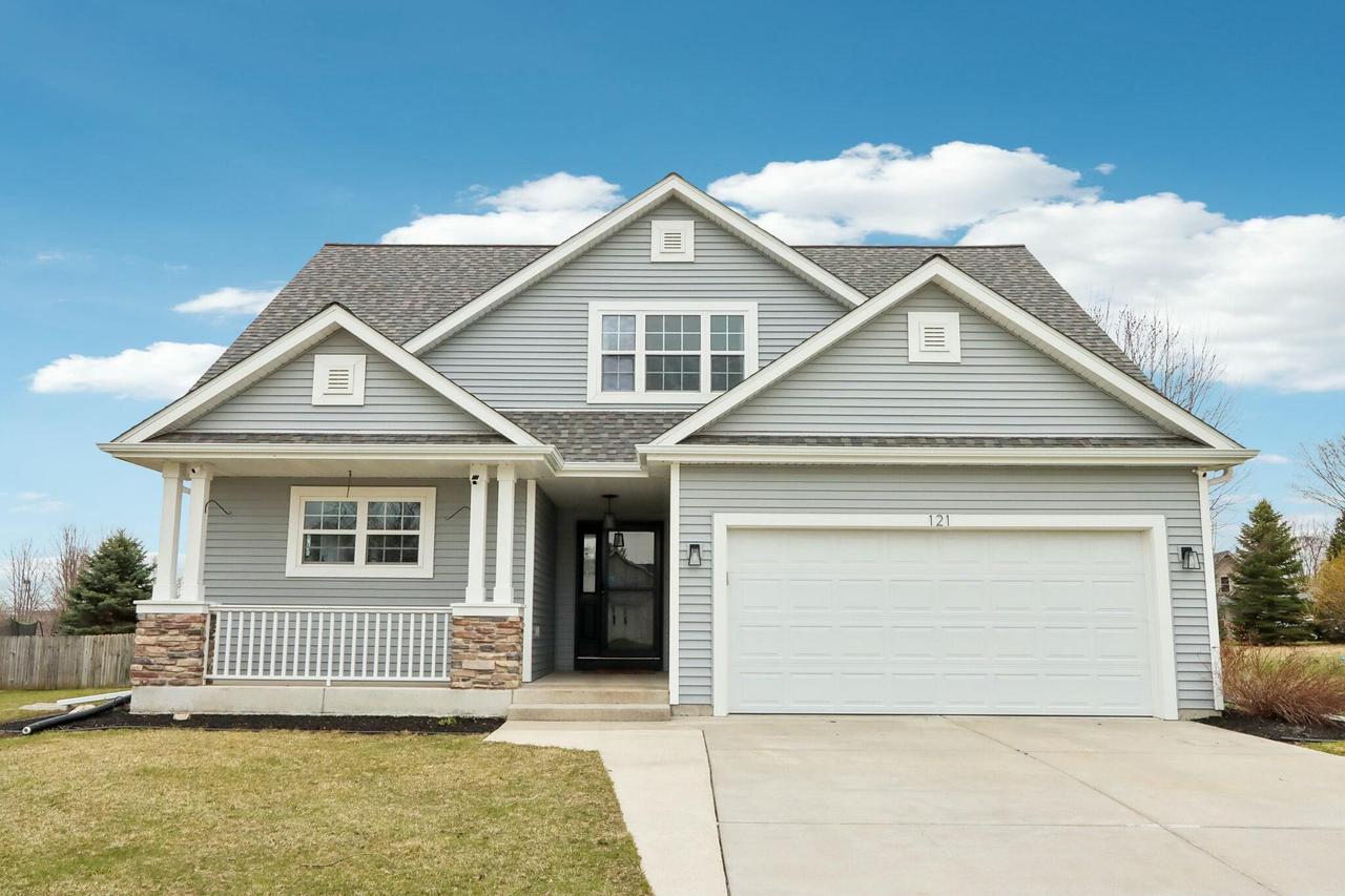 121 Green Ash Ln, Johnson Creek, WI 53094