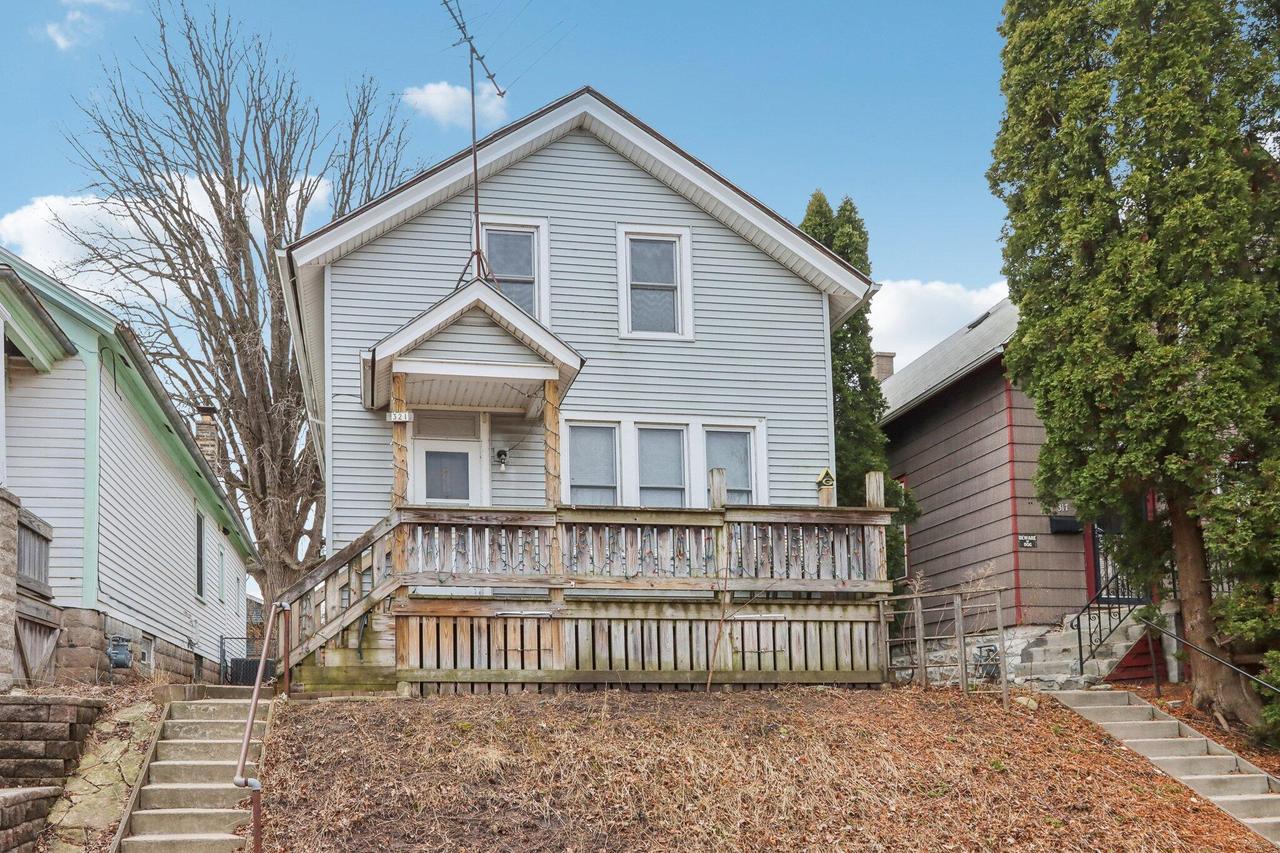 321 E Smith St, Milwaukee, WI 53207