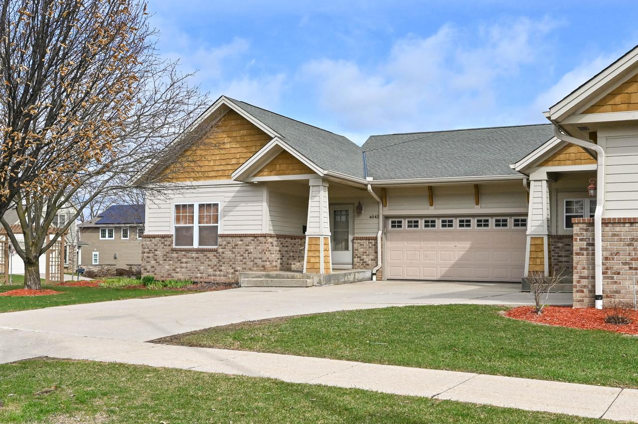 4042 W Howard Ave #Unit 4042, Milwaukee, WI 53221