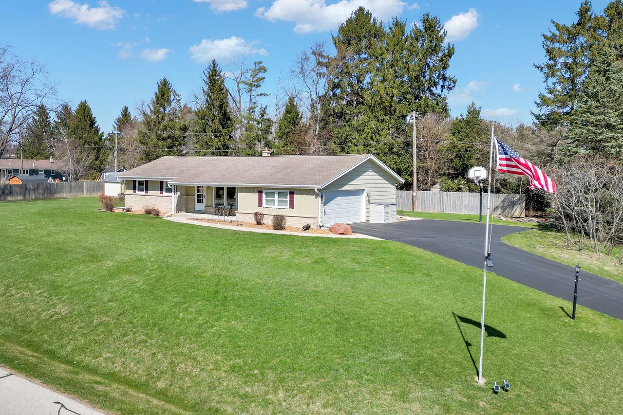 4850 S Courtland Pkwy, New Berlin, WI 53151