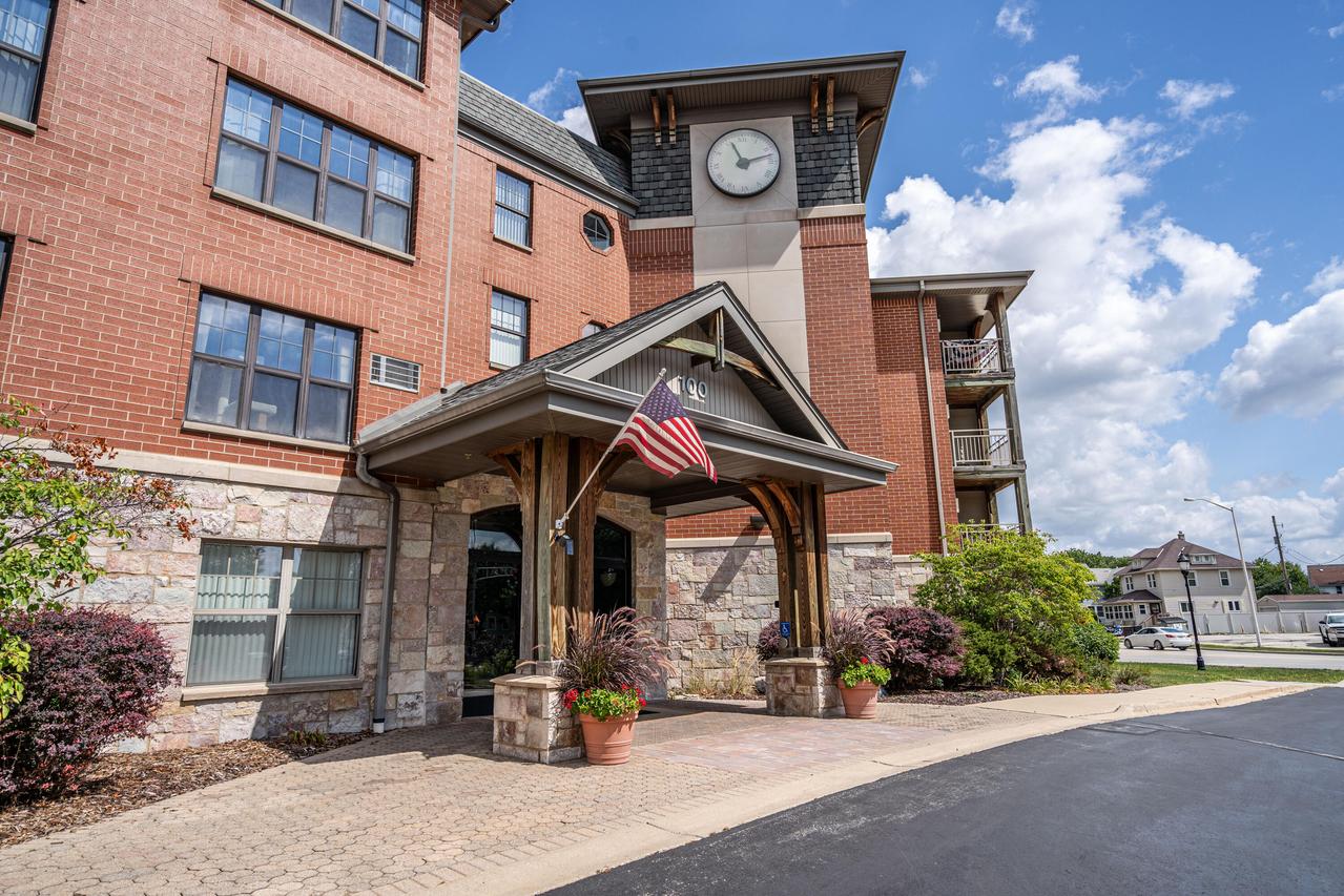 100 E Main St #117, Waukesha, WI 53186