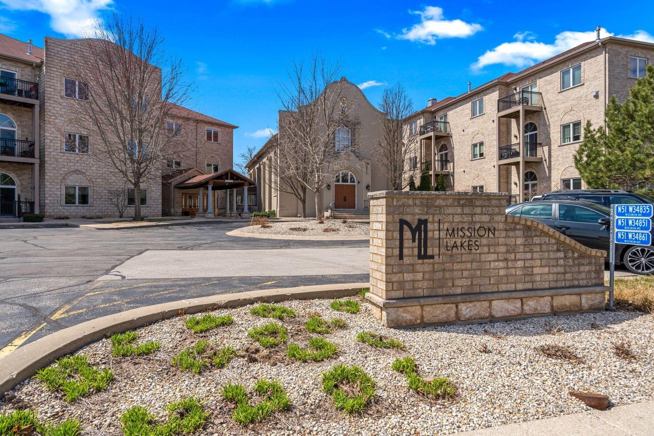 N51W34861 W Wisconsin Ave #1122, Oconomowoc, WI 53069