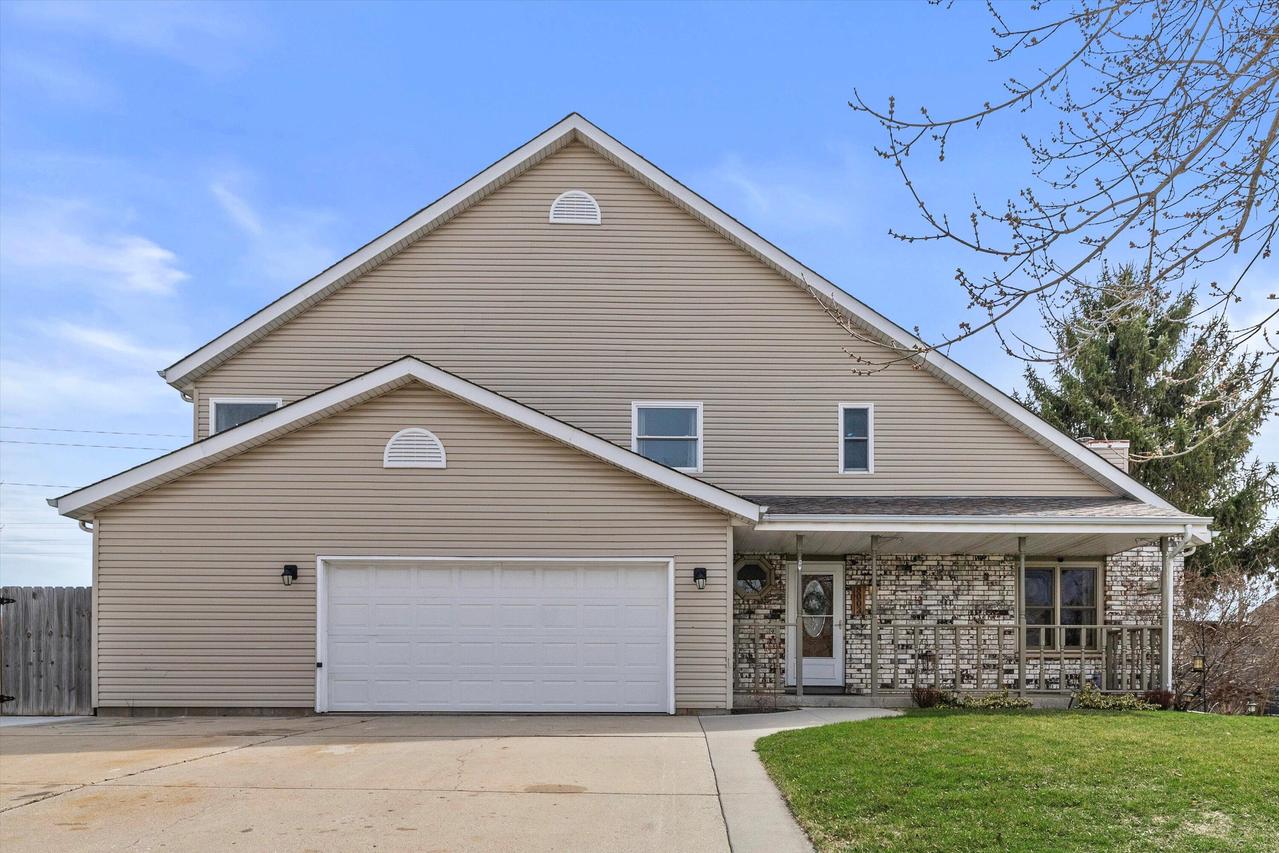 8003 57th Ave, Kenosha, WI 53142