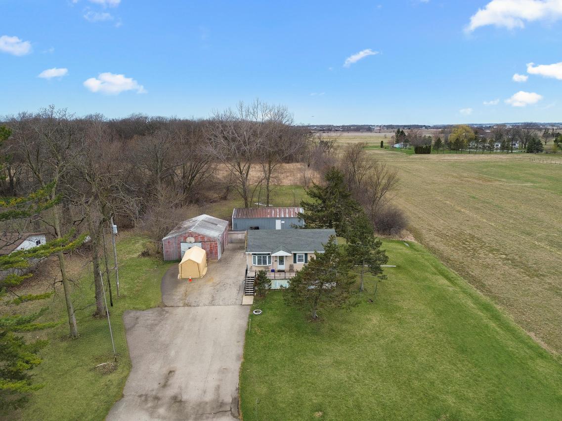 N3797 N Como Rd, Geneva, WI 53147