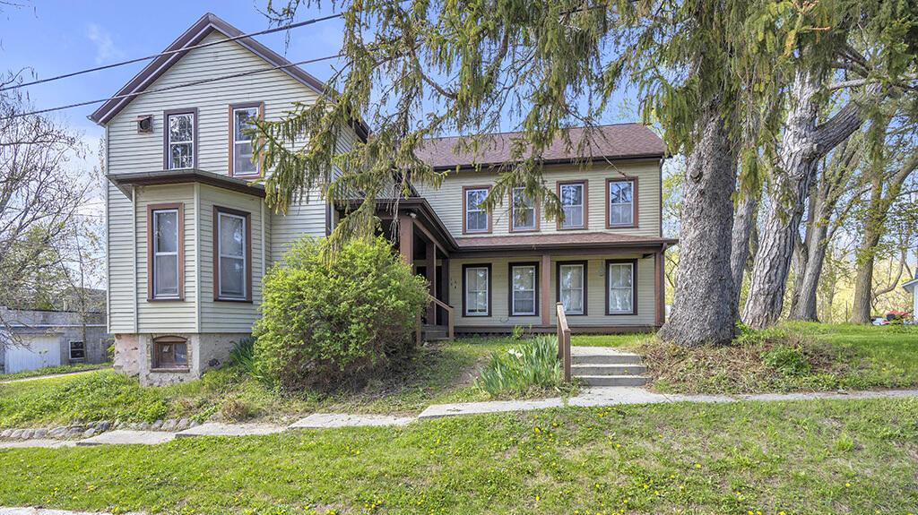 N8120 Franklin Rd, Herman, WI 53073