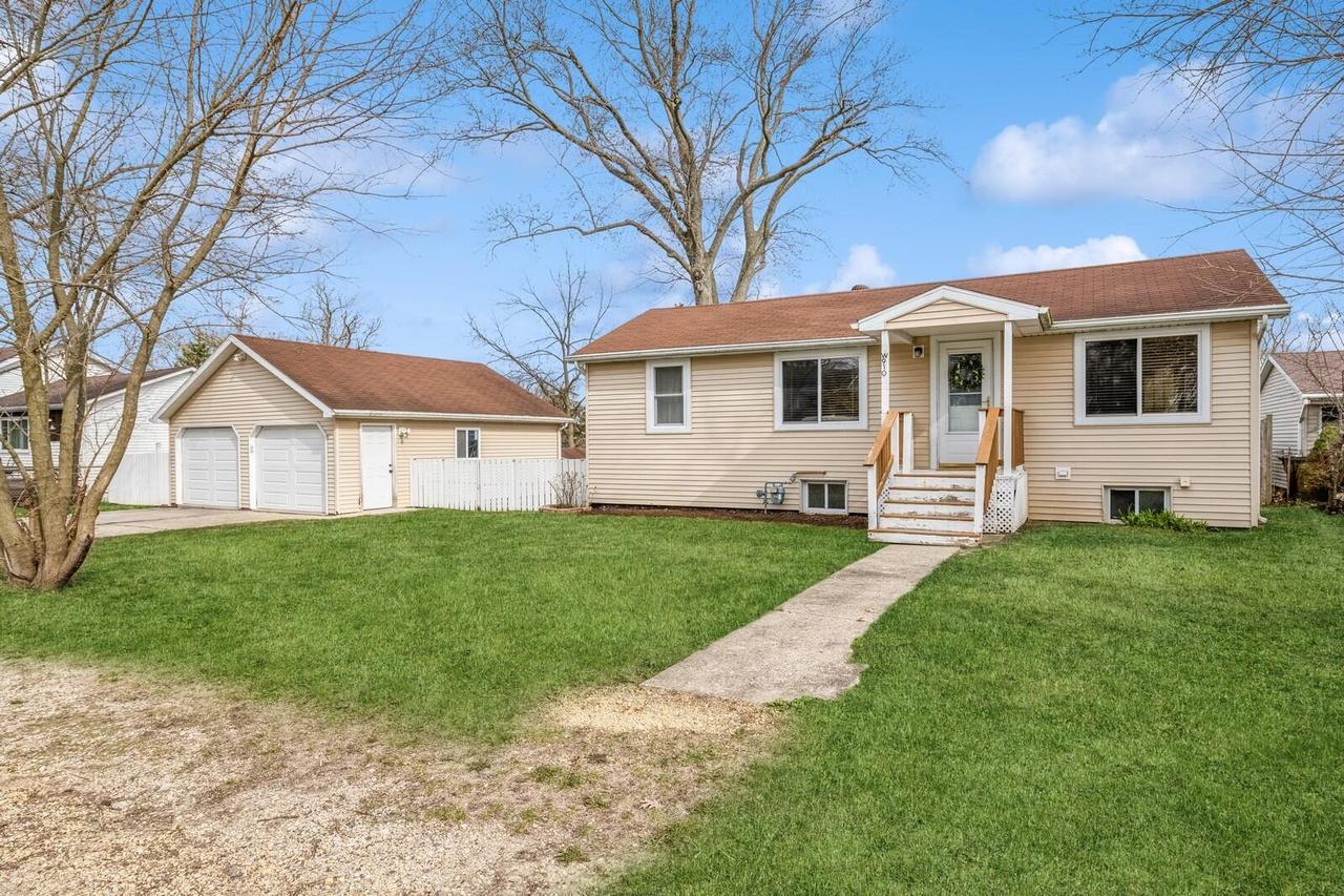 W910 Violet Rd, Bloomfield, WI 53128