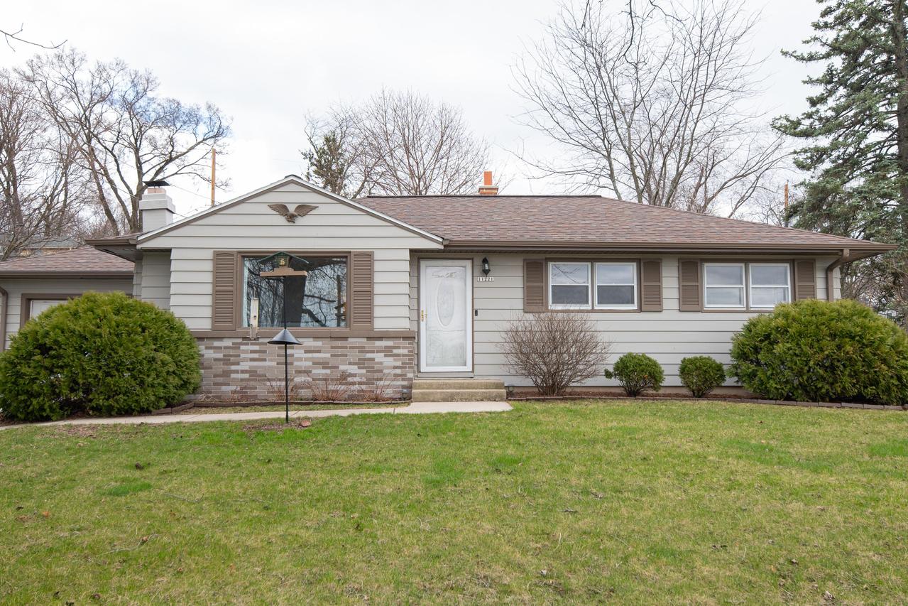 11221 W Potter Rd, Wauwatosa, WI 53226