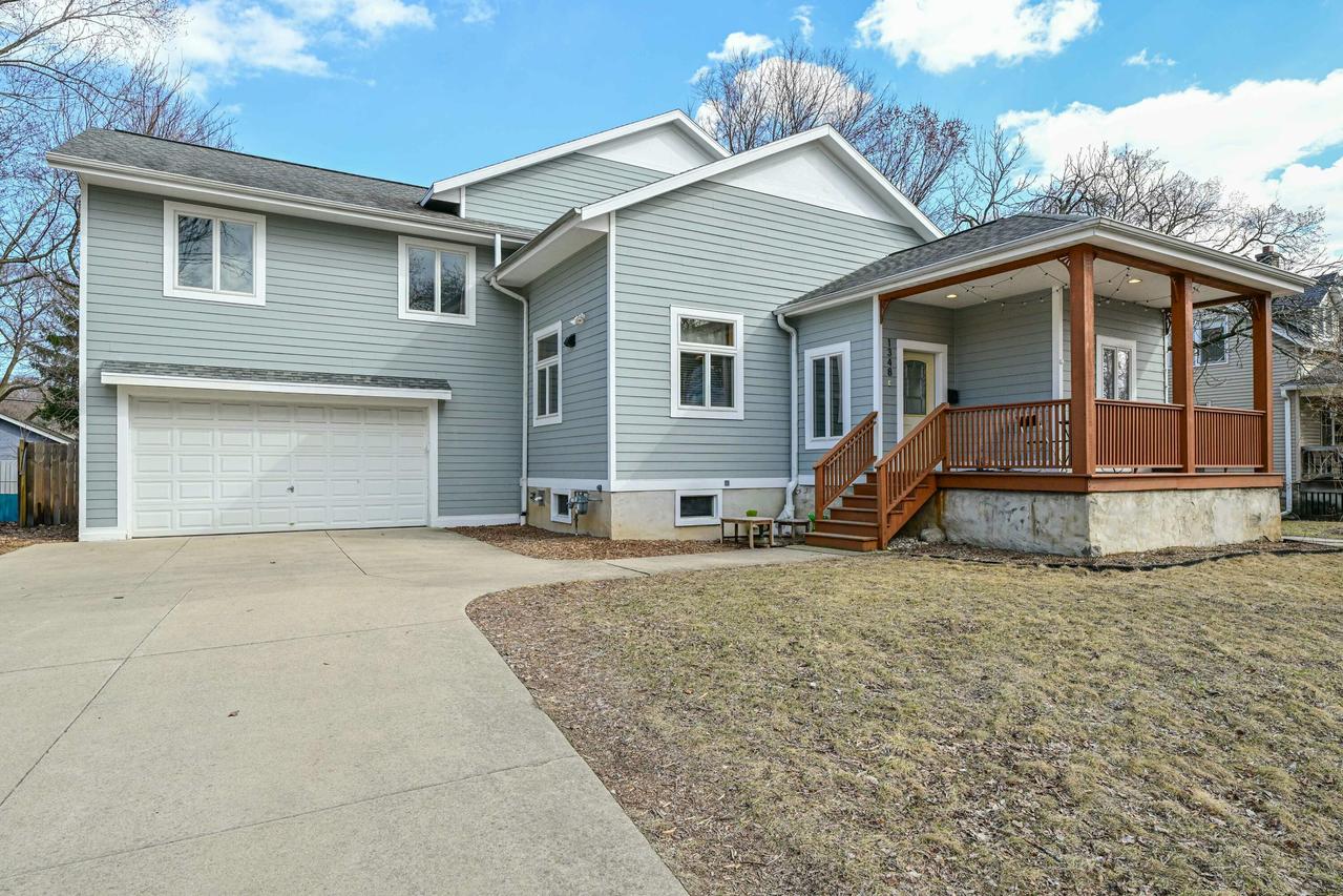 1348 N 72nd St, Wauwatosa, WI 53213