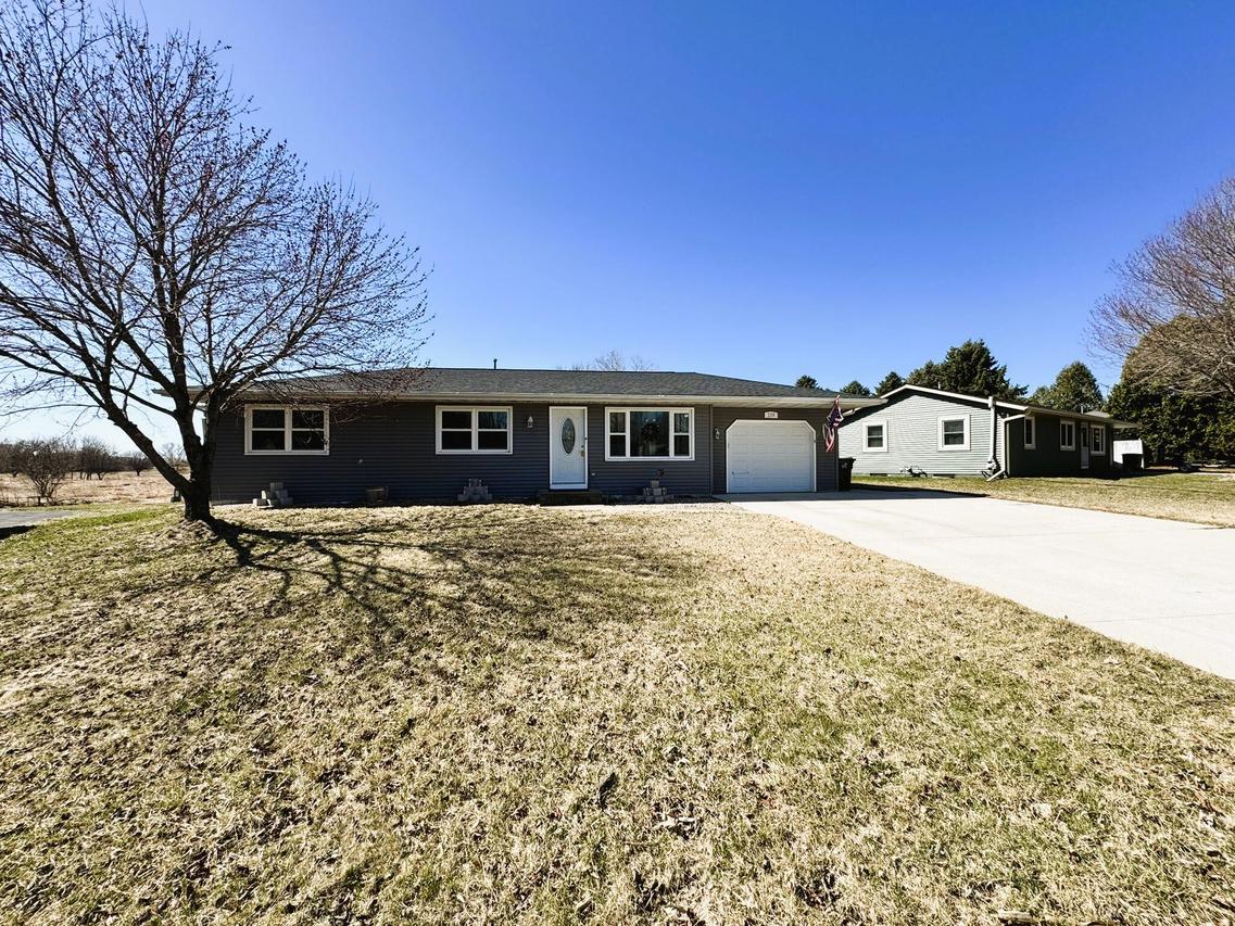 209 Alvin Cir, Beaver Dam, WI 53916