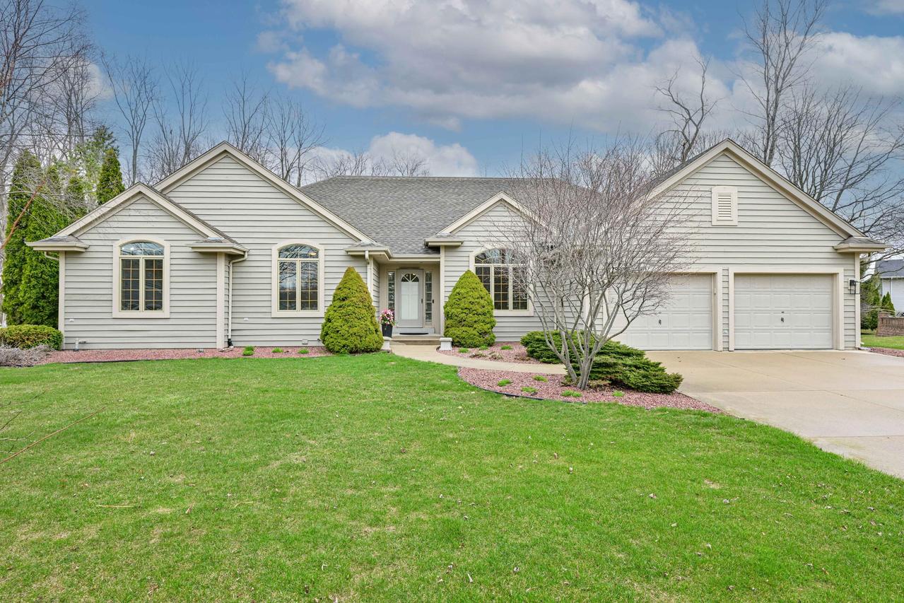 S80W17710 Brennan Dr, Muskego, WI 53150