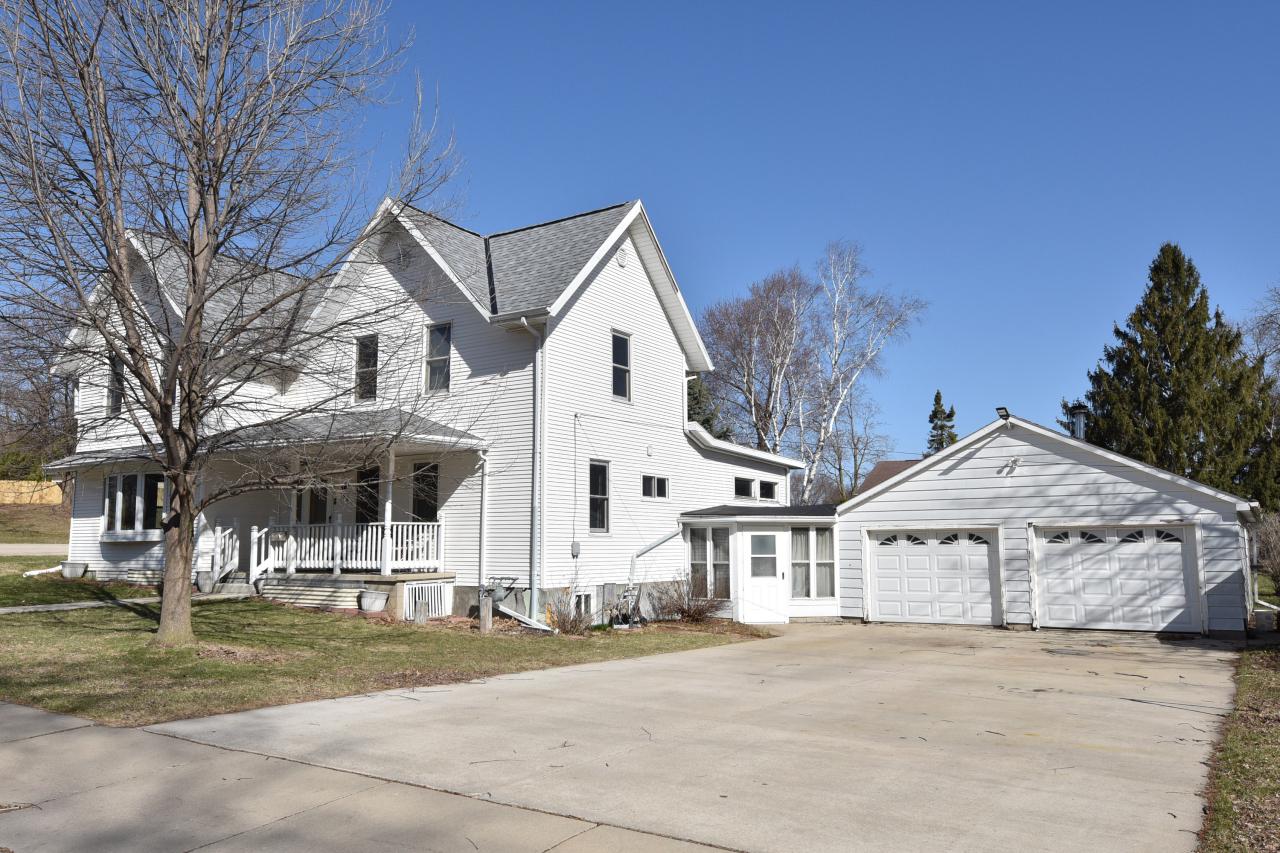 604 Lynn St, Horicon, WI 53032