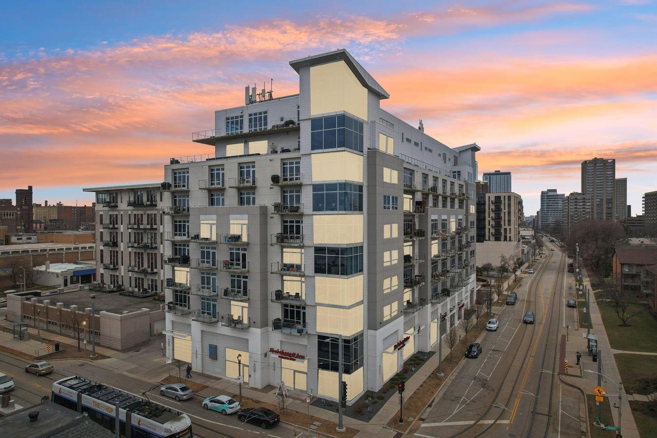 601 E Ogden Ave #610, Milwaukee, WI 53202