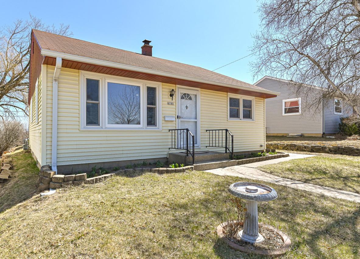 4180 S Kingan Ave, Saint Francis, WI 53235