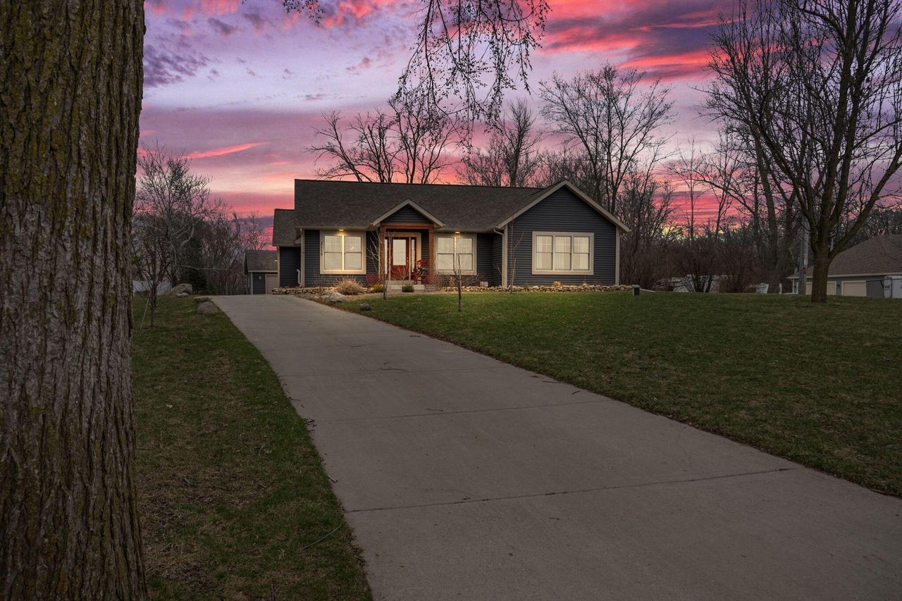 3115 W Forest Hill, Franklin, WI 53132
