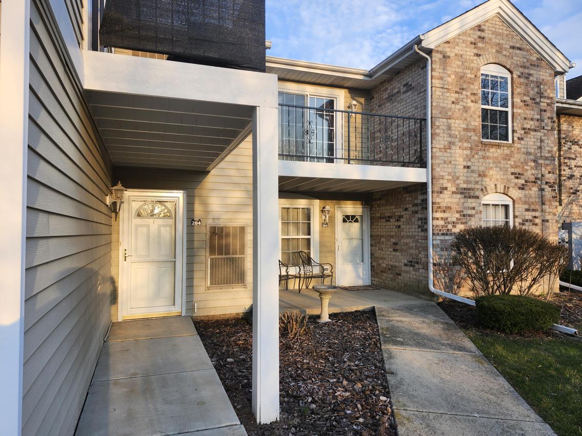 1156 N Sunnyslope Dr #204, Mount Pleasant, WI 53406
