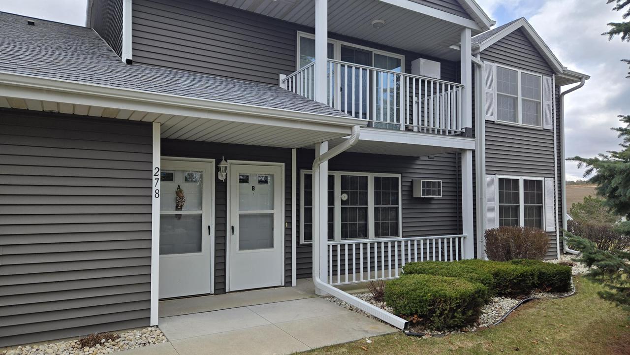 278 S Mountin Dr #B, Mayville, WI 53050