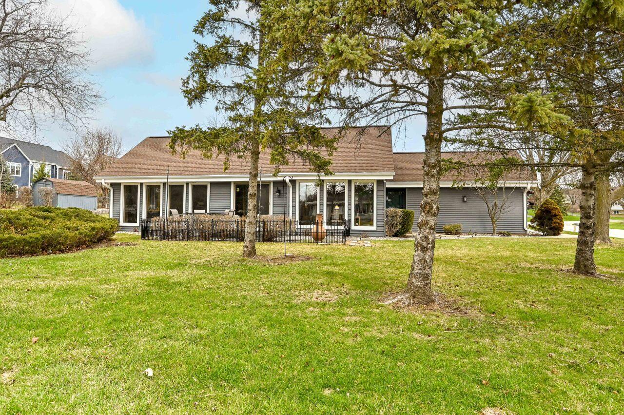 W234N6555 Laurel Ct, Sussex, WI 53089
