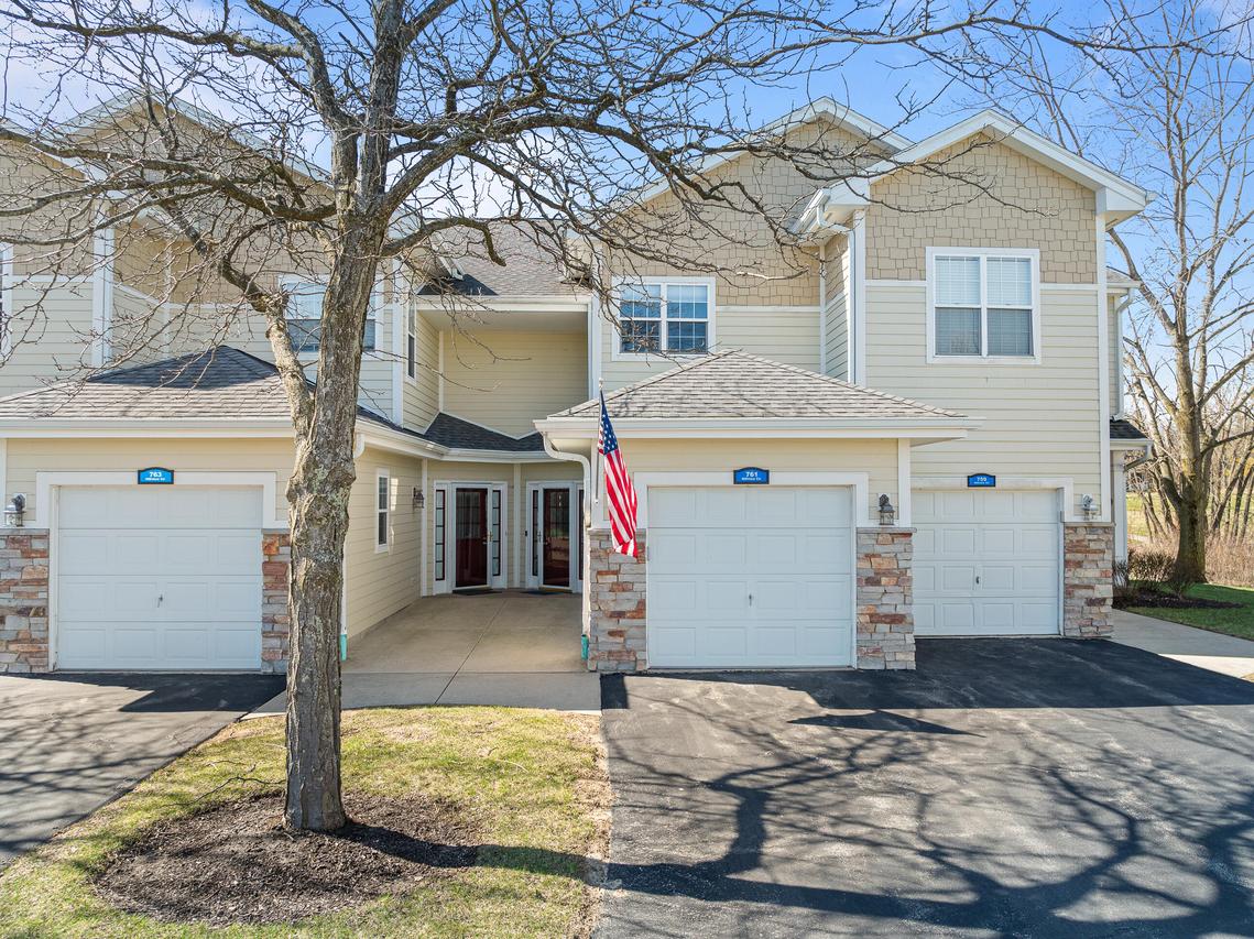 761 Hillview Cir #46-61, Geneva, WI 53147