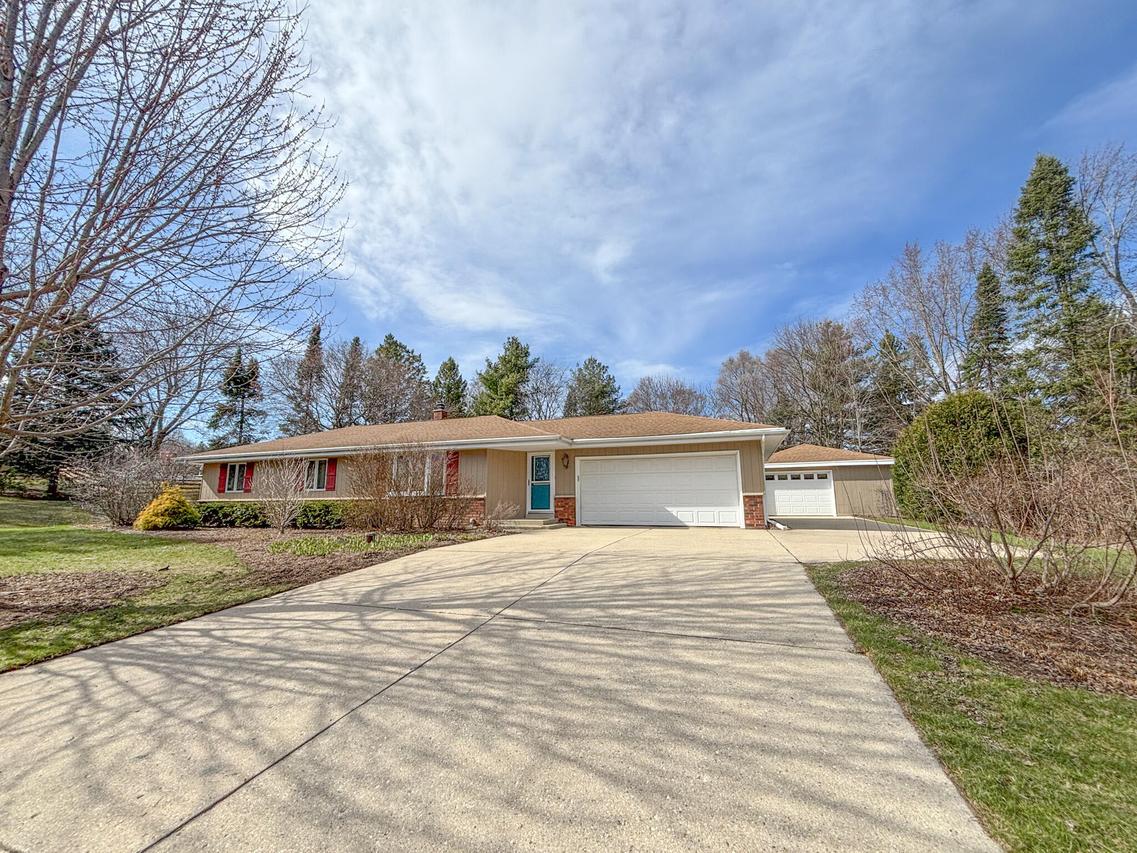 S37W31628 Bennett Rd, Genesee, WI 53189