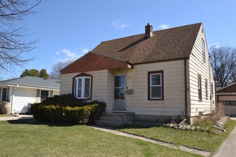 800 S 111th Pl, West Allis, WI 53214