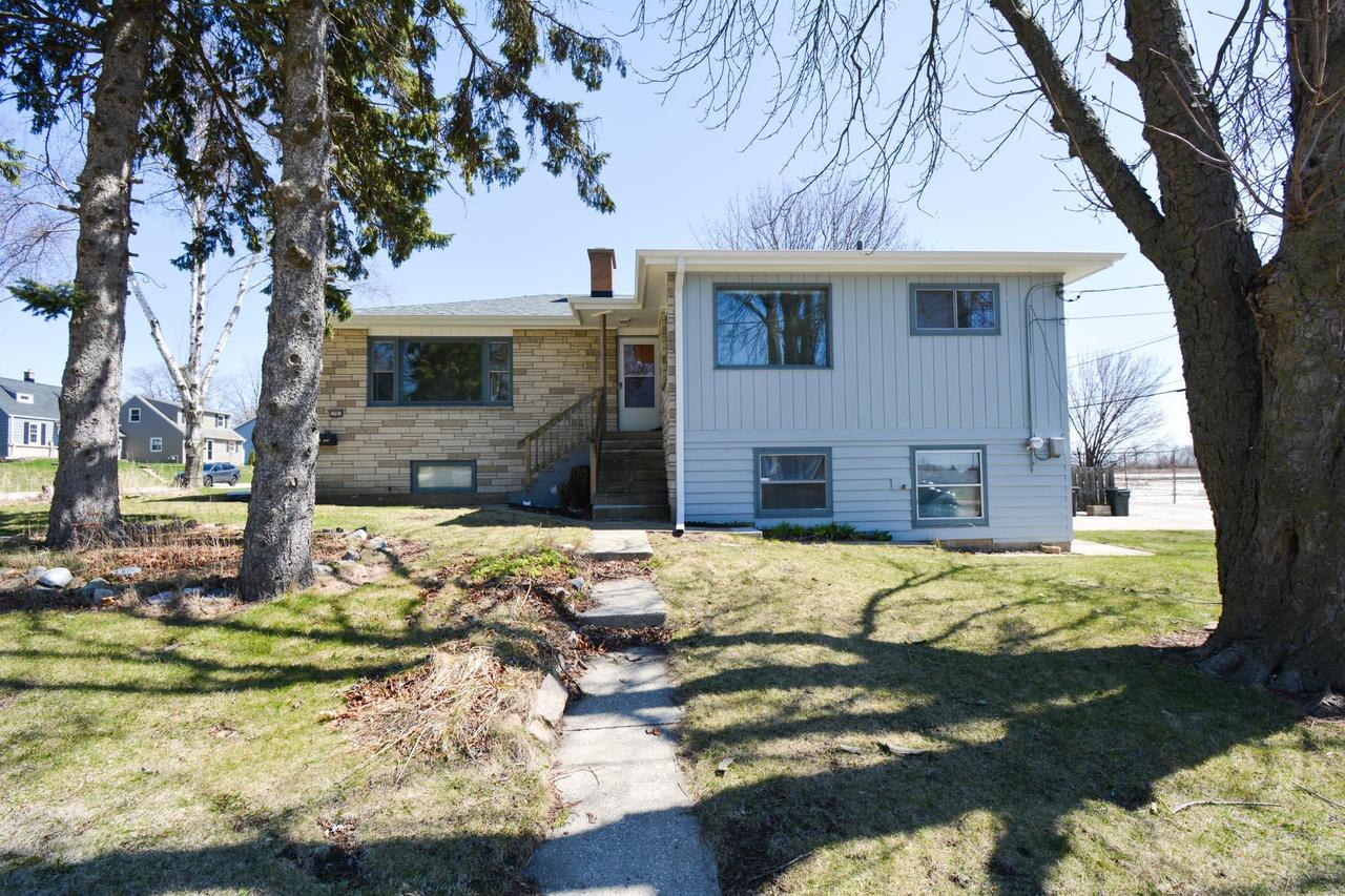 2701 4th Ave, South Milwaukee, WI 53172