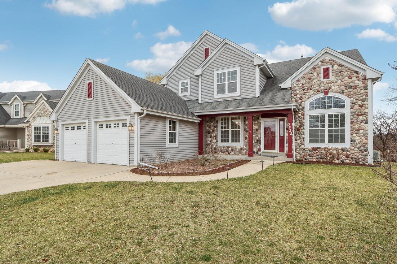 3828 Stillwater Cir, Waukesha, WI 53189