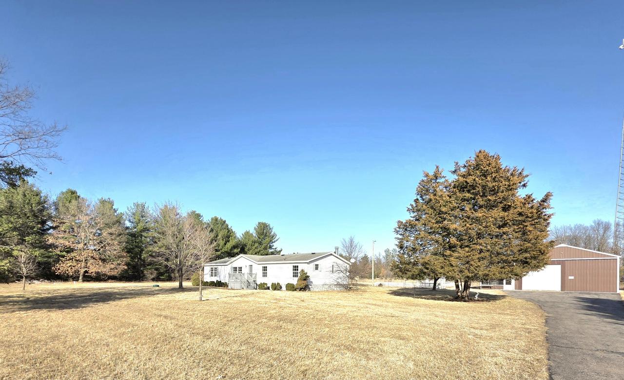 706 W 17th Dr, Monroe, WI 54613