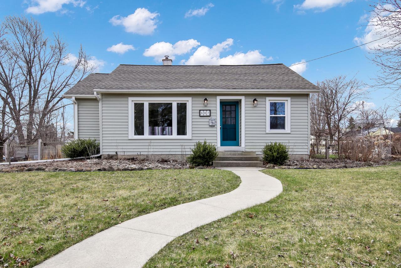 607 North St, Grafton, WI 53024