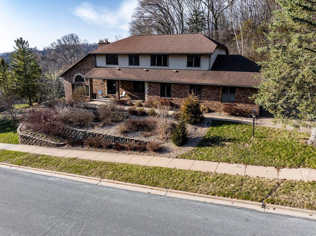 2059 Grand View, Onalaska, WI 54650
