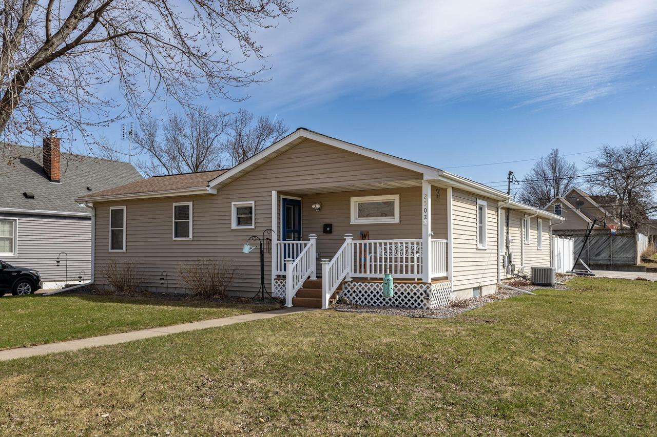2502 Travis St, La Crosse, WI 54601