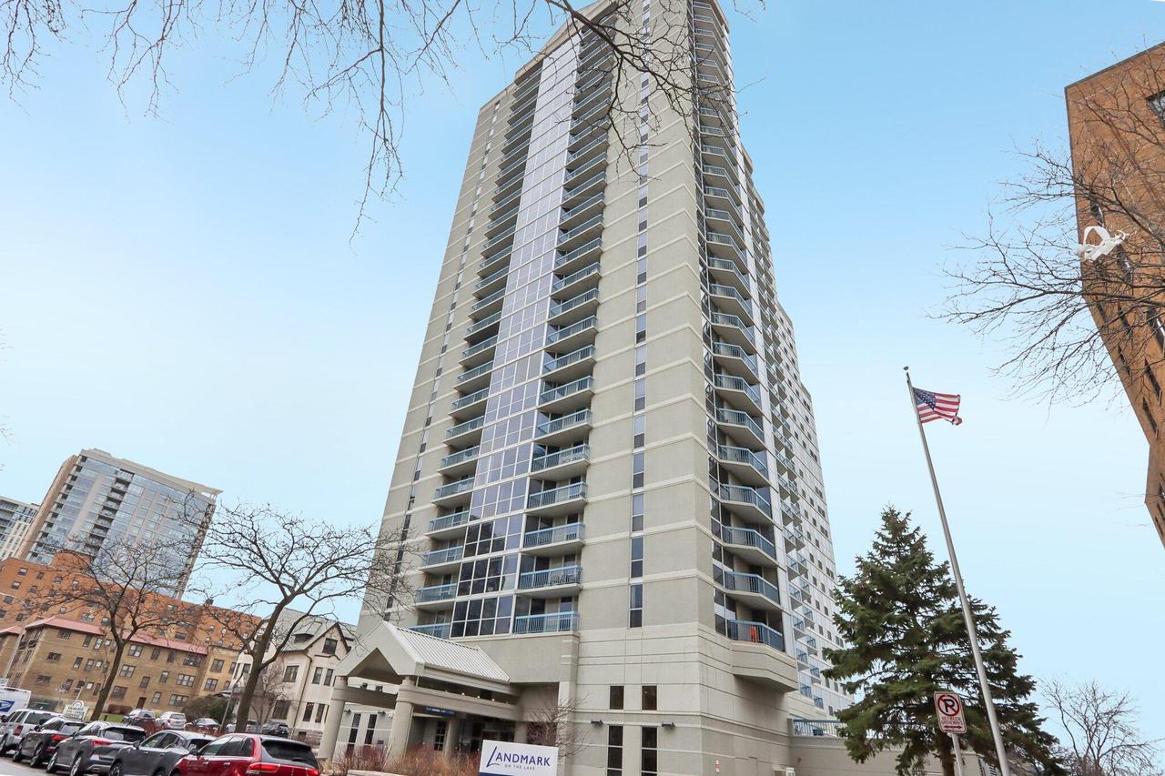 1660 N Prospect Ave #2204, Milwaukee, WI 53202