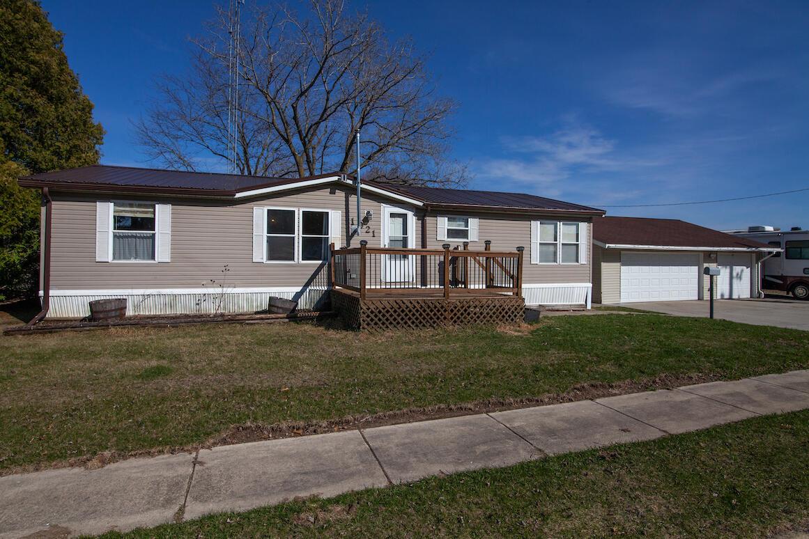 1021 Collins St, Clyman, WI 53016