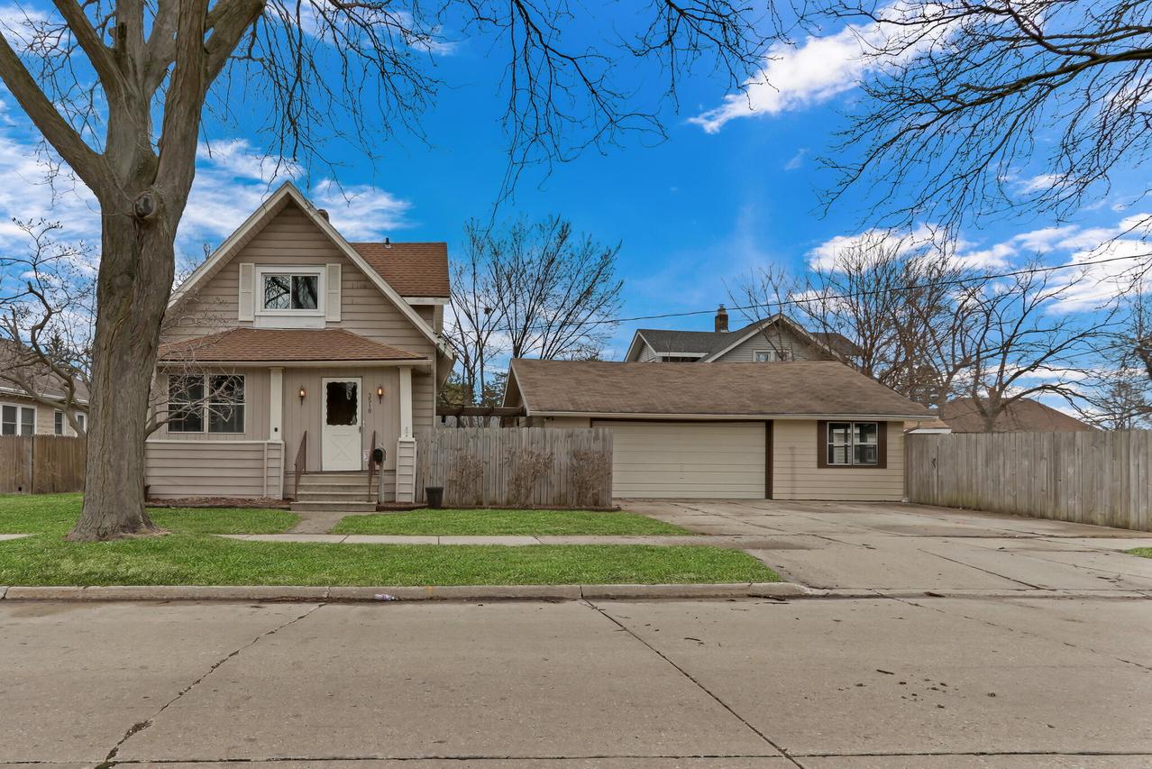 3510 63rd St, Kenosha, WI 53142